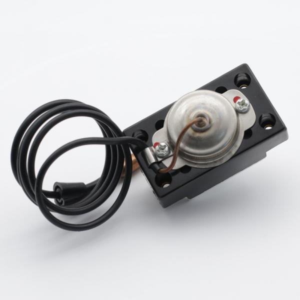 Liquid expansion thermostat